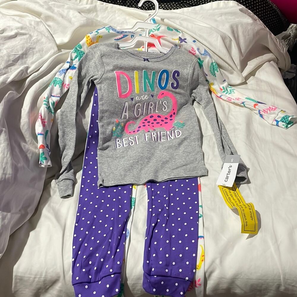 Carter’s pajamas set Dino’s are a girls best friend 4 piece set 💯 cotton nwt